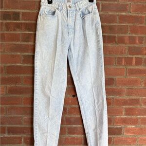 J17 Urban outfitters BDG Women's 90’s vibes light wash High Rise jeans